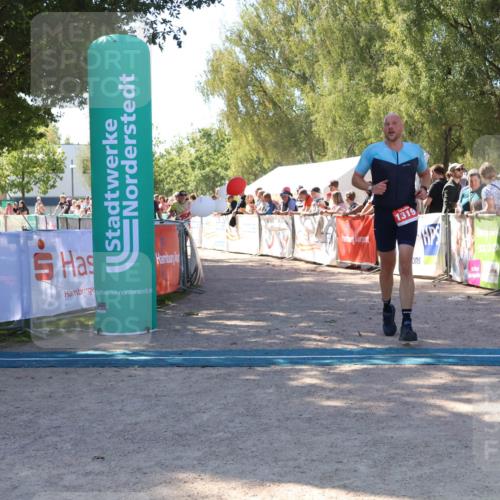 07.09.2025 - 19. Norderstedt Triathlon Zöllner http://msf.ph/oto/8779125 07.09.2025 12:36:42 Ziel 860, 1258, 1267, 1319 meine-sportfotos.de