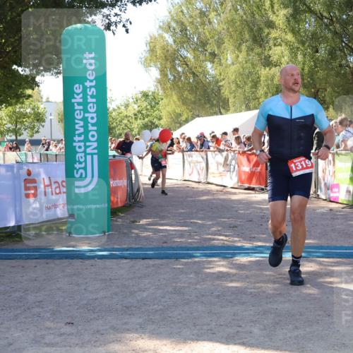 07.09.2025 - 19. Norderstedt Triathlon Zöllner http://msf.ph/oto/8779138 07.09.2025 12:36:43 Ziel 190, 860, 1258, 1267, 1319 meine-sportfotos.de