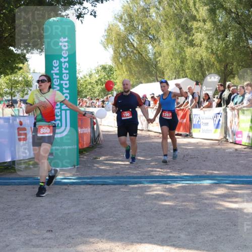 07.09.2025 - 19. Norderstedt Triathlon Zöllner http://msf.ph/oto/8779141 07.09.2025 12:36:47 Ziel 190, 860, 1267, 1319 meine-sportfotos.de