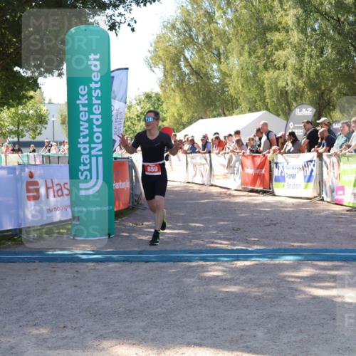 07.09.2025 - 19. Norderstedt Triathlon Zöllner http://msf.ph/oto/8779442 07.09.2025 12:38:31 Ziel 136, 859 meine-sportfotos.de