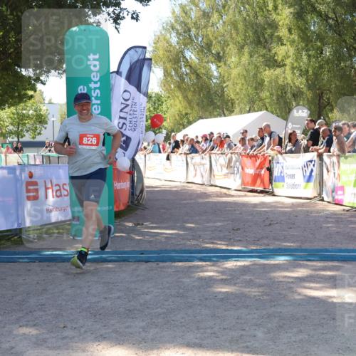 07.09.2025 - 19. Norderstedt Triathlon Zöllner http://msf.ph/oto/8779559 07.09.2025 12:39:43 Ziel 826, 849 meine-sportfotos.de