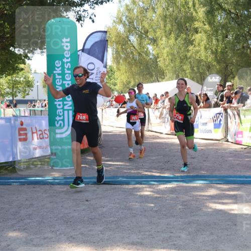 07.09.2025 - 19. Norderstedt Triathlon Zöllner http://msf.ph/oto/8779597 07.09.2025 12:40:16 Ziel 748, 763, 767, 778, 1239 meine-sportfotos.de