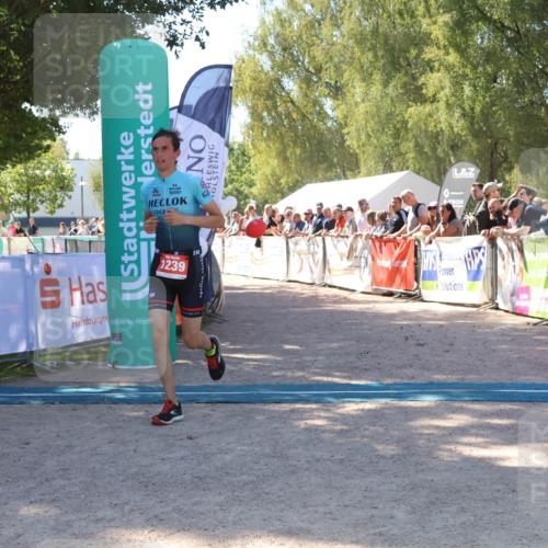 07.09.2025 - 19. Norderstedt Triathlon Zöllner http://msf.ph/oto/8779639 07.09.2025 12:40:19 Ziel 748, 763, 767, 778, 1239 meine-sportfotos.de