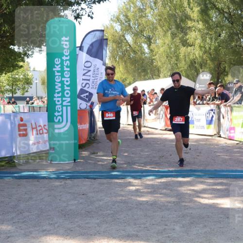 07.09.2025 - 19. Norderstedt Triathlon Zöllner http://msf.ph/oto/8779817 07.09.2025 12:42:03 Ziel 287, 823, 846 meine-sportfotos.de