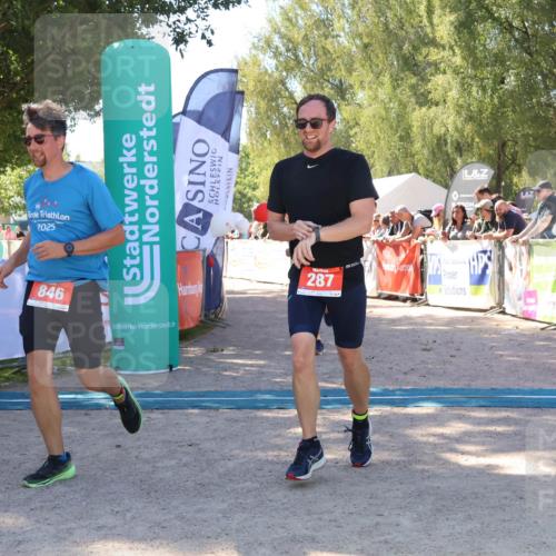 07.09.2025 - 19. Norderstedt Triathlon Zöllner http://msf.ph/oto/8779834 07.09.2025 12:42:04 Ziel 287, 823, 846 meine-sportfotos.de