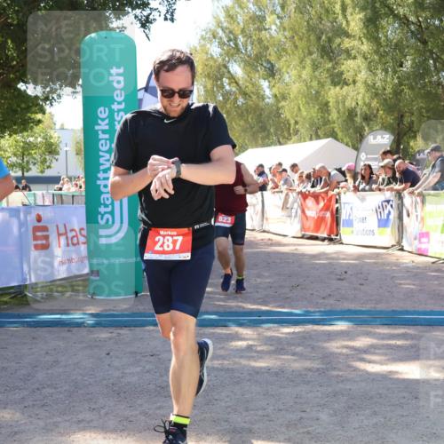 07.09.2025 - 19. Norderstedt Triathlon Zöllner http://msf.ph/oto/8779843 07.09.2025 12:42:04 Ziel 287, 823, 846 meine-sportfotos.de