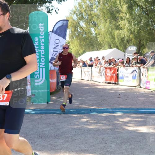 07.09.2025 - 19. Norderstedt Triathlon Zöllner http://msf.ph/oto/8779846 07.09.2025 12:42:05 Ziel 287, 823, 846 meine-sportfotos.de