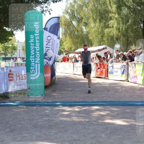 07.09.2025 - 19. Norderstedt Triathlon Zöllner http://msf.ph/oto/8780191 07.09.2025 12:47:46 Ziel 151 meine-sportfotos.de