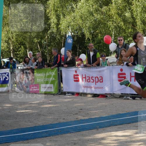 07.09.2025 - 19. Norderstedt Triathlon Zöllner http://msf.ph/oto/8780500 07.09.2025 10:53:01 Ziel 690, 1130 meine-sportfotos.de