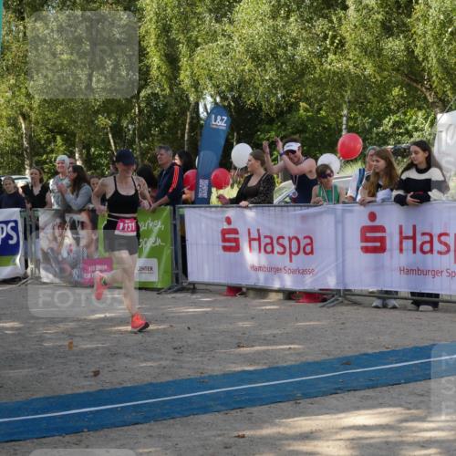 07.09.2025 - 19. Norderstedt Triathlon Zöllner http://msf.ph/oto/8780650 07.09.2025 10:54:43 Ziel 657, 1131 meine-sportfotos.de
