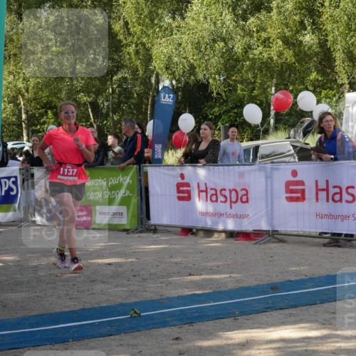 07.09.2025 - 19. Norderstedt Triathlon Zöllner http://msf.ph/oto/8780751 07.09.2025 10:55:12 Ziel 678, 1137, 1143 meine-sportfotos.de