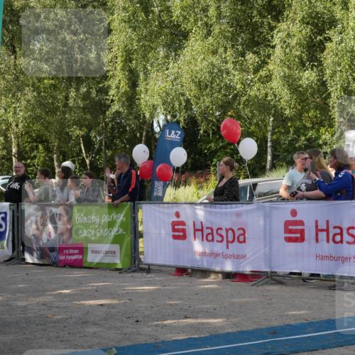 07.09.2025 - 19. Norderstedt Triathlon Zöllner http://msf.ph/oto/8780816 07.09.2025 10:55:55 Ziel 661, 680 meine-sportfotos.de