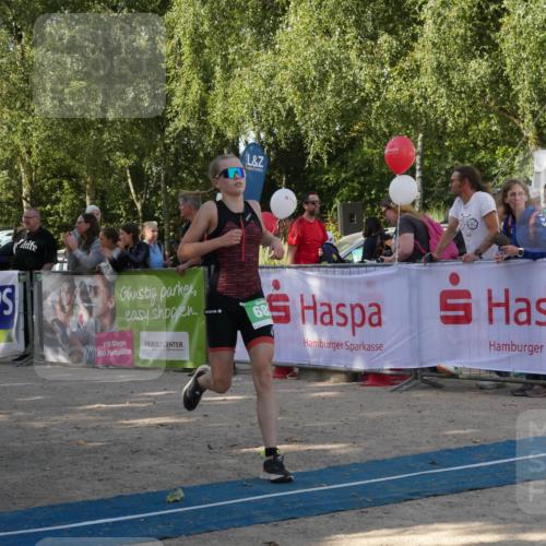 07.09.2025 - 19. Norderstedt Triathlon Zöllner http://msf.ph/oto/8781037 07.09.2025 10:56:37 Ziel 70, 102, 682 meine-sportfotos.de