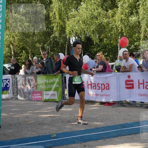 07.09.2025 - 19. Norderstedt Triathlon Zöllner http://msf.ph/oto/8781134 07.09.2025 10:56:56 Ziel 651 meine-sportfotos.de