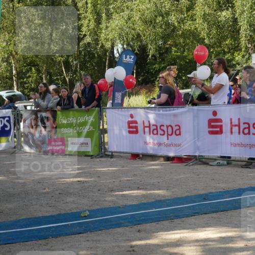 07.09.2025 - 19. Norderstedt Triathlon Zöllner http://msf.ph/oto/8781292 07.09.2025 10:57:38 Ziel 58, 125, 126, 636 meine-sportfotos.de