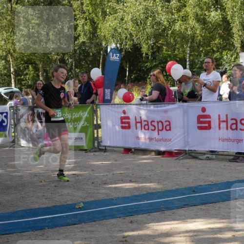 07.09.2025 - 19. Norderstedt Triathlon Zöllner http://msf.ph/oto/8781308 07.09.2025 10:57:40 Ziel 58, 125, 126, 636 meine-sportfotos.de