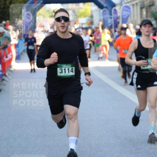07.09.2025 - BARMER Alsterlauf Strokosch-Dieckow http://msf.ph/oto/8781489 07.09.2025 10:05:37 Ziel 2043, 2064, 2435, 2744, 2773, 3015, 3023, 3573, 3574, 3839, 3991, 4178, 4179, 4230, 4355, 4401, 4465, 4570, 4729, 4793, 4806, 4807, 5061, 5105, 5431, 5432, 5616, 5621, 5728, 5752, 5787, 5788, 5811, 6101, 6129, 6221, 6327, 8023, 8045, 8064, 8184, 8185, 8190, 8259, 8327, 8332, 8333, 8445, 8446, 8466 meine-sportfotos.de