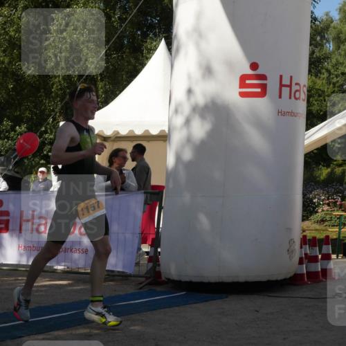 07.09.2025 - 19. Norderstedt Triathlon Zöllner http://msf.ph/oto/8782979 07.09.2025 11:44:01 Ziel 1157 meine-sportfotos.de