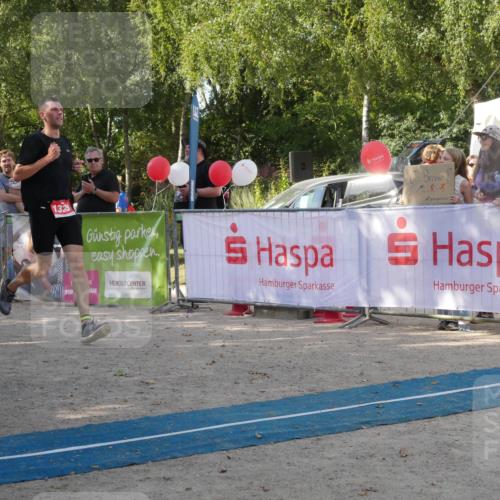 07.09.2025 - 19. Norderstedt Triathlon Zöllner http://msf.ph/oto/8783157 07.09.2025 11:50:27 Ziel 1323 meine-sportfotos.de