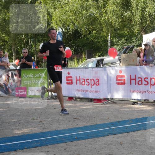 07.09.2025 - 19. Norderstedt Triathlon Zöllner http://msf.ph/oto/8783163 07.09.2025 11:50:28 Ziel 1323 meine-sportfotos.de