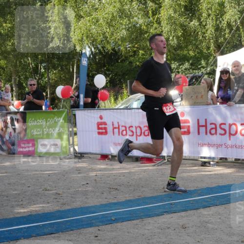 07.09.2025 - 19. Norderstedt Triathlon Zöllner http://msf.ph/oto/8783167 07.09.2025 11:50:28 Ziel 1323 meine-sportfotos.de