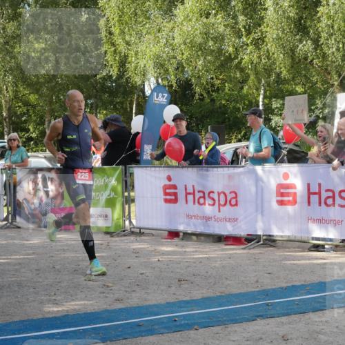 07.09.2025 - 19. Norderstedt Triathlon Zöllner http://msf.ph/oto/8783174 07.09.2025 11:51:04 Ziel 225, 1185, 1335 meine-sportfotos.de