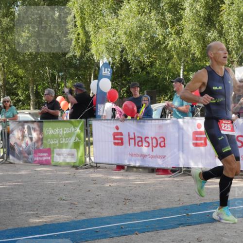 07.09.2025 - 19. Norderstedt Triathlon Zöllner http://msf.ph/oto/8783186 07.09.2025 11:51:05 Ziel 225, 1185, 1335 meine-sportfotos.de