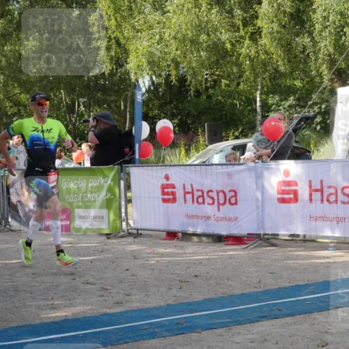 07.09.2025 - 19. Norderstedt Triathlon Zöllner http://msf.ph/oto/8783259 07.09.2025 11:52:33 Ziel 200 meine-sportfotos.de