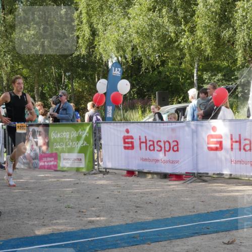 07.09.2025 - 19. Norderstedt Triathlon Zöllner http://msf.ph/oto/8783320 07.09.2025 11:53:35 Ziel 204, 1174, 1203 meine-sportfotos.de