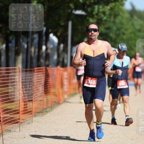 07.09.2025 - 19. Norderstedt Triathlon Michael Strokosch http://msf.ph/oto/8783751 07.09.2025 12:15:24 Laufen 807, 1301, 1315, 1358, 1365 meine-sportfotos.de