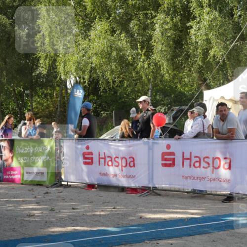 07.09.2025 - 19. Norderstedt Triathlon Zöllner http://msf.ph/oto/8784780 07.09.2025 12:24:48 Ziel  meine-sportfotos.de