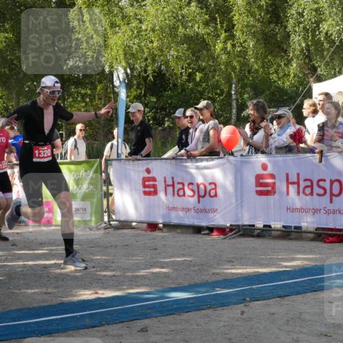 07.09.2025 - 19. Norderstedt Triathlon Zöllner http://msf.ph/oto/8784998 07.09.2025 12:31:21 Ziel 1320, 1372 meine-sportfotos.de