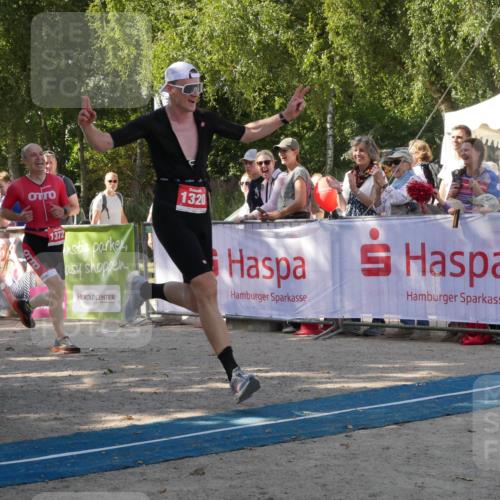 07.09.2025 - 19. Norderstedt Triathlon Zöllner http://msf.ph/oto/8785001 07.09.2025 12:31:21 Ziel 1320, 1372 meine-sportfotos.de