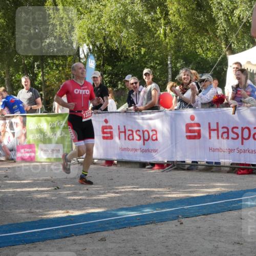 07.09.2025 - 19. Norderstedt Triathlon Zöllner http://msf.ph/oto/8785005 07.09.2025 12:31:22 Ziel 1320, 1372 meine-sportfotos.de