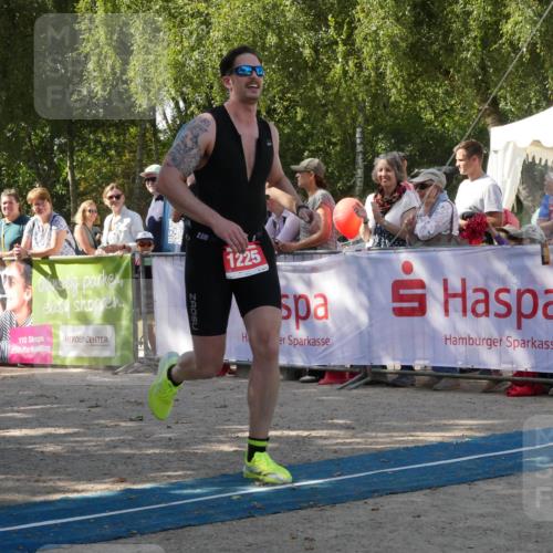 07.09.2025 - 19. Norderstedt Triathlon Zöllner http://msf.ph/oto/8785125 07.09.2025 12:34:22 Ziel 1225 meine-sportfotos.de