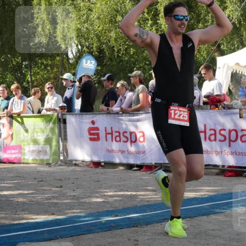 07.09.2025 - 19. Norderstedt Triathlon Zöllner http://msf.ph/oto/8785127 07.09.2025 12:34:22 Ziel 1225 meine-sportfotos.de