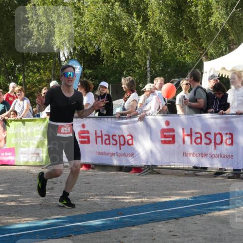 07.09.2025 - 19. Norderstedt Triathlon Zöllner http://msf.ph/oto/8785276 07.09.2025 12:38:33 Ziel 136, 859 meine-sportfotos.de