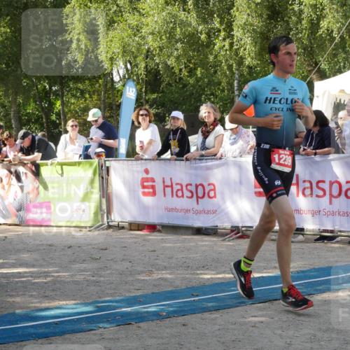 07.09.2025 - 19. Norderstedt Triathlon Zöllner http://msf.ph/oto/8785362 07.09.2025 12:40:20 Ziel 748, 763, 767, 778, 1239 meine-sportfotos.de