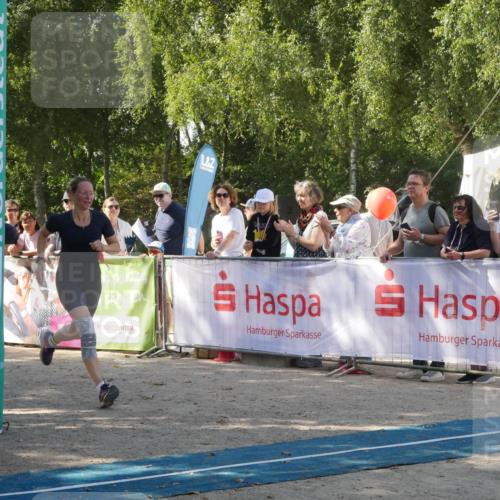 07.09.2025 - 19. Norderstedt Triathlon Zöllner http://msf.ph/oto/8785366 07.09.2025 12:40:39 Ziel 286 meine-sportfotos.de