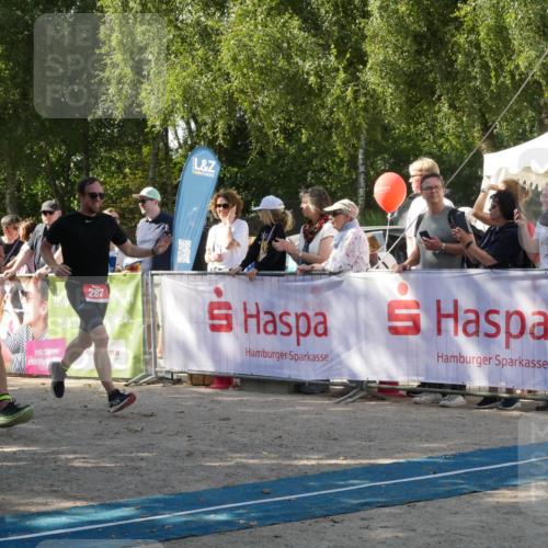 07.09.2025 - 19. Norderstedt Triathlon Zöllner http://msf.ph/oto/8785406 07.09.2025 12:42:03 Ziel 164, 287, 823, 846 meine-sportfotos.de