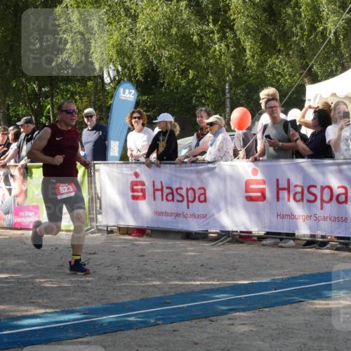 07.09.2025 - 19. Norderstedt Triathlon Zöllner http://msf.ph/oto/8785419 07.09.2025 12:42:06 Ziel 287, 823, 846 meine-sportfotos.de