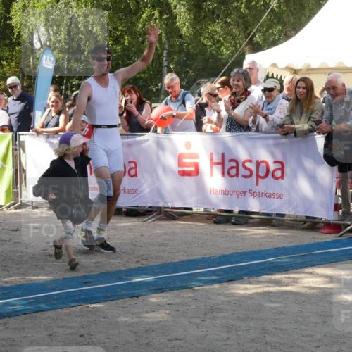 07.09.2025 - 19. Norderstedt Triathlon Zöllner http://msf.ph/oto/8785604 07.09.2025 12:47:14 Ziel 697 meine-sportfotos.de