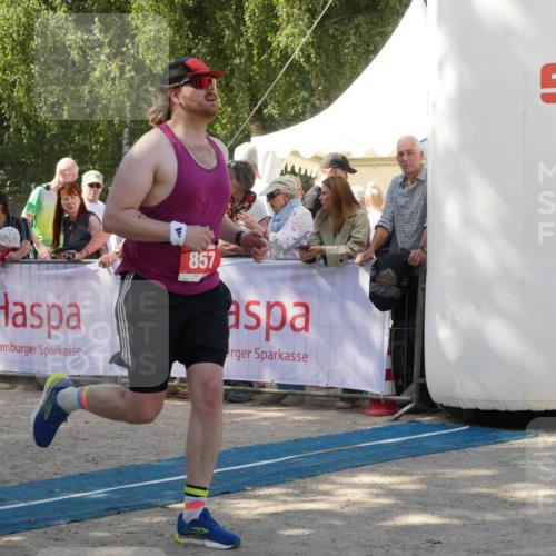 07.09.2025 - 19. Norderstedt Triathlon Zöllner http://msf.ph/oto/8785633 07.09.2025 12:48:16 Ziel 857 meine-sportfotos.de