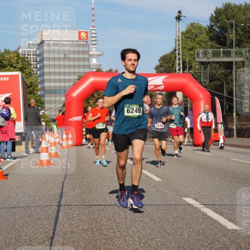 07.09.2025 - BARMER Alsterlauf Yannick Fuchs http://msf.ph/oto/8790398 07.09.2025 09:40:56 Laufen 5110, 619, 6249, 6244, 5606 meine-sportfotos.de