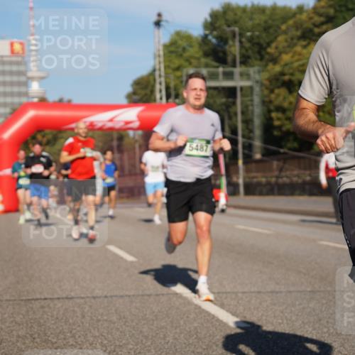 07.09.2025 - BARMER Alsterlauf Yannick Fuchs http://msf.ph/oto/8790487 07.09.2025 09:41:00 Laufen 36, 5487, 36, 2240 meine-sportfotos.de