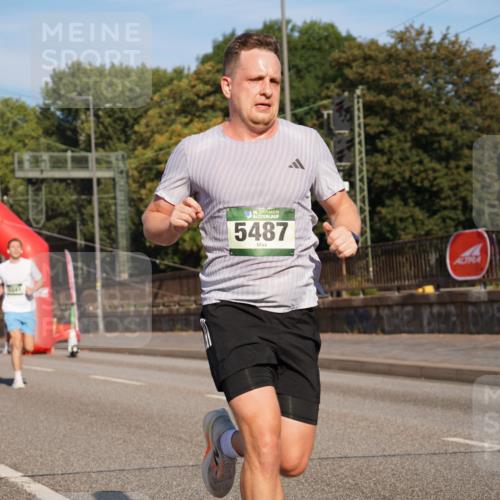 07.09.2025 - BARMER Alsterlauf Yannick Fuchs http://msf.ph/oto/8790513 07.09.2025 09:41:01 Laufen 4304, 36, 5487 meine-sportfotos.de