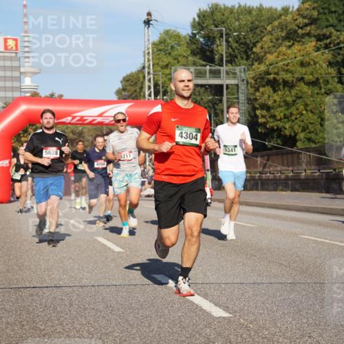 07.09.2025 - BARMER Alsterlauf Yannick Fuchs http://msf.ph/oto/8790538 07.09.2025 09:41:03 Laufen 5628, 4098, 3711, 4304, 5341, 76 meine-sportfotos.de