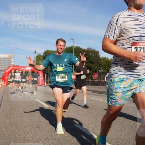 07.09.2025 - BARMER Alsterlauf Yannick Fuchs http://msf.ph/oto/8790599 07.09.2025 09:41:07 Laufen 2025, 5696, 262, 10, 36, 3711 meine-sportfotos.de