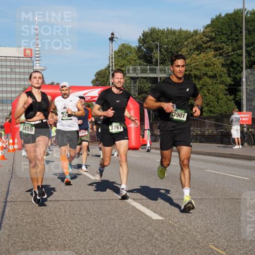 07.09.2025 - BARMER Alsterlauf Yannick Fuchs http://msf.ph/oto/8790618 07.09.2025 09:41:08 Laufen 819, 3459, 329, 2453, 3767, 3901, 76 meine-sportfotos.de