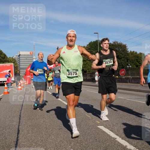 07.09.2025 - BARMER Alsterlauf Yannick Fuchs http://msf.ph/oto/8790740 07.09.2025 09:41:14 Laufen 4530, 3983, 4931, 3575 meine-sportfotos.de
